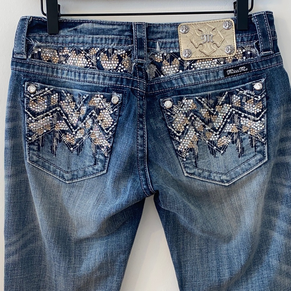 Miss Me Denim Signature Straight Leg Jeans Embellished Pockets Women’s Size 28